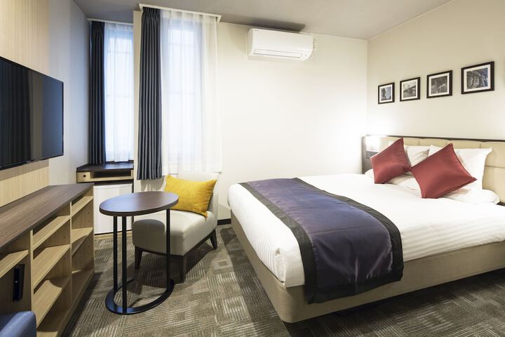 Room 9 of 23