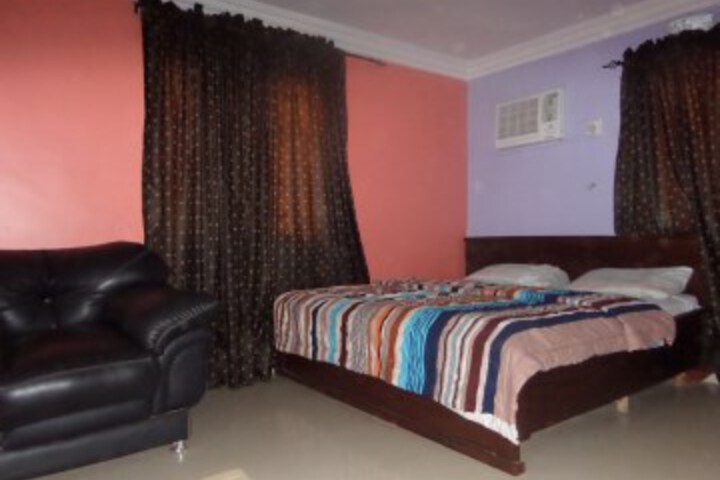 Room 3 of 11