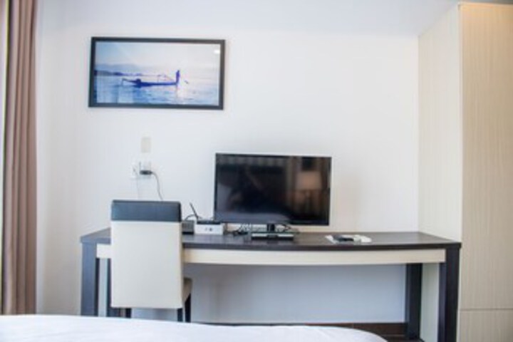 Room 27 of 35