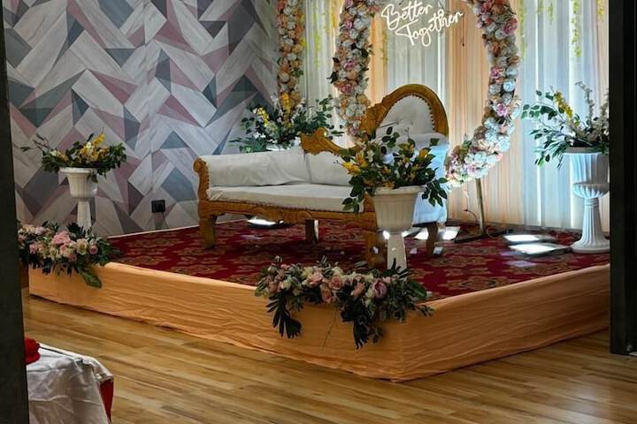 Ballroom/Hall 16 of 21