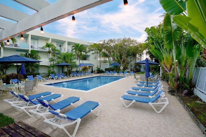 Hotel with Pool