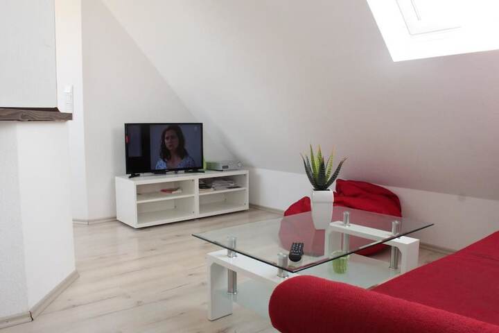Room 9 of 35