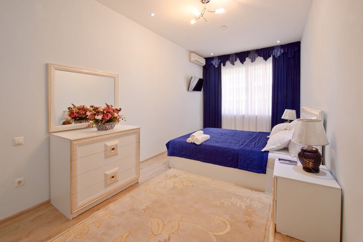 Room 8 of 62