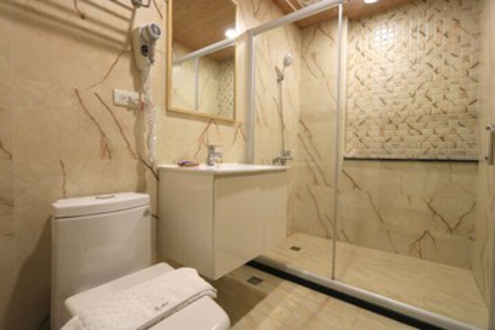 Room 3 of 22