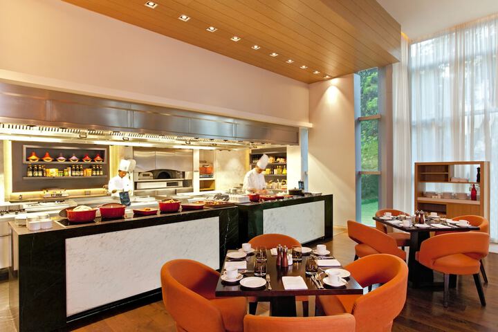 Dining 64 of 88