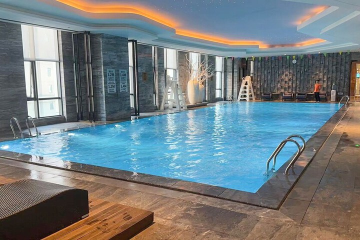 Pool 21 of 42