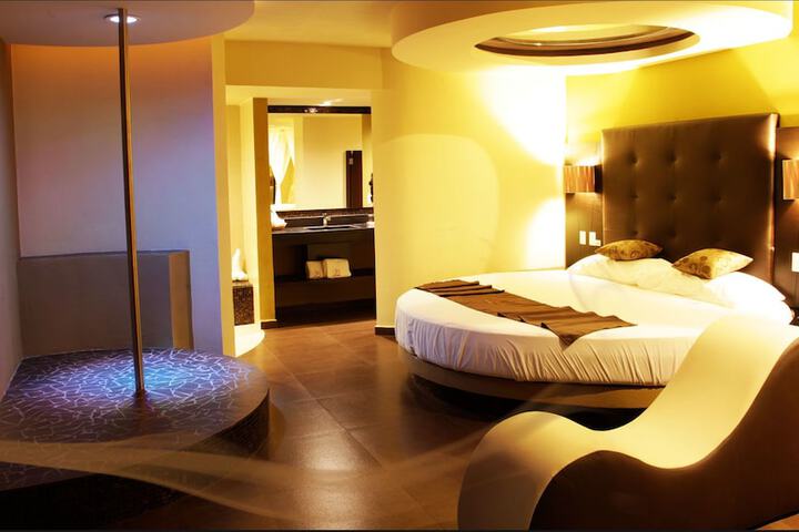 Room 5 of 70