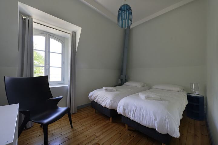 Room 17 of 40