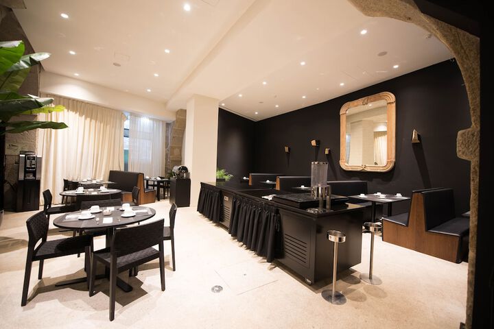 Dining 42 of 78