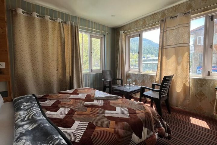 Room 14 of 35