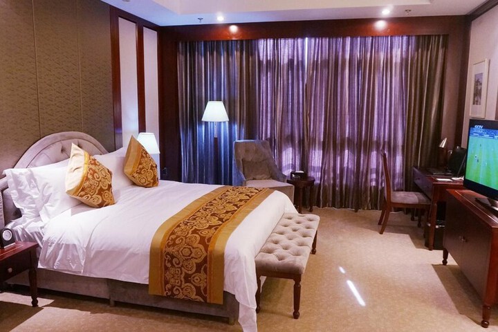 Room 13 of 48