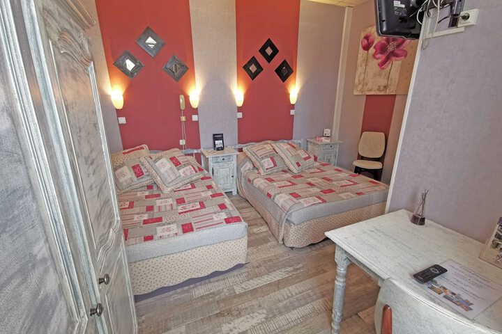 Room 28 of 82