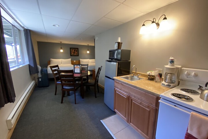 Room 30 of 108
