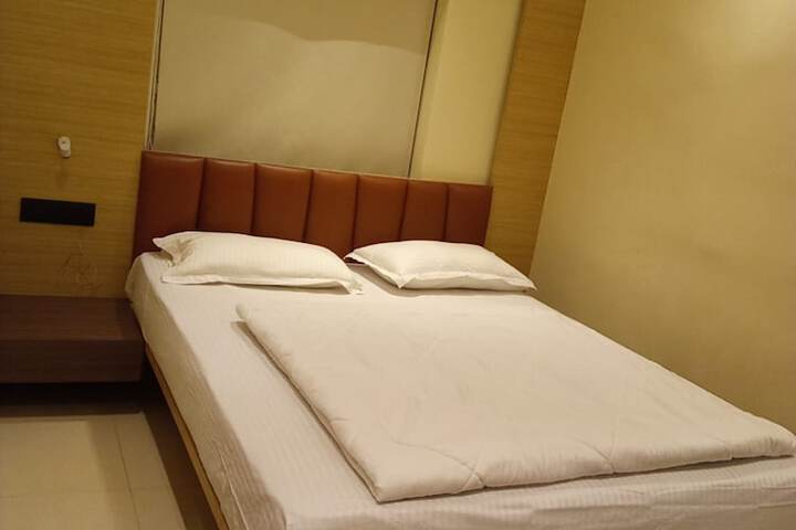 Room 9 of 17