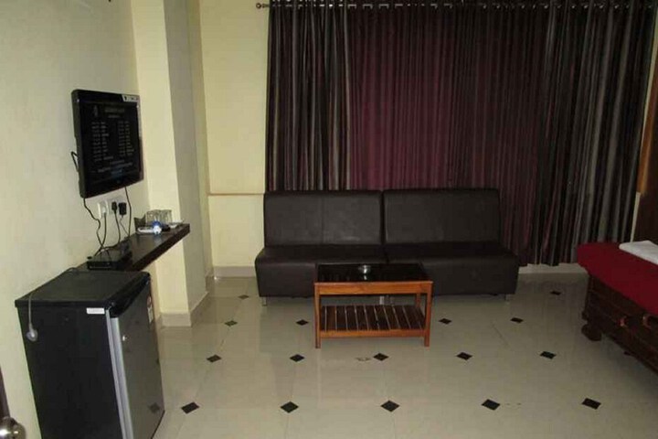 Room 15 of 36