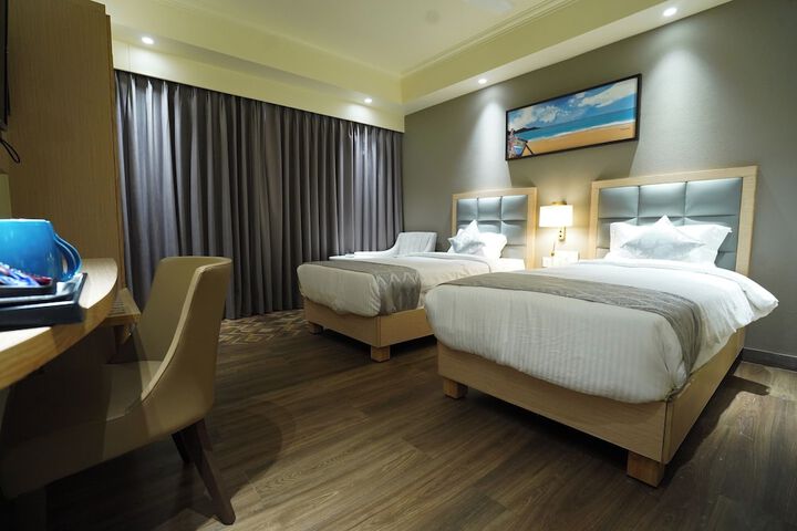 Room 15 of 38