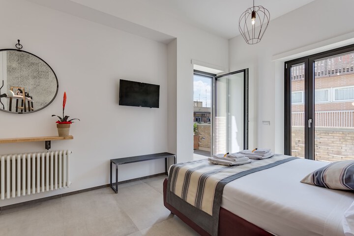 Room 48 of 270