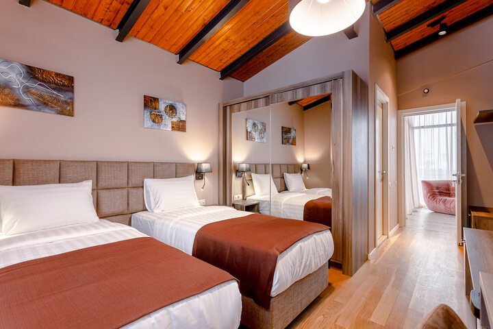 Room 8 of 29