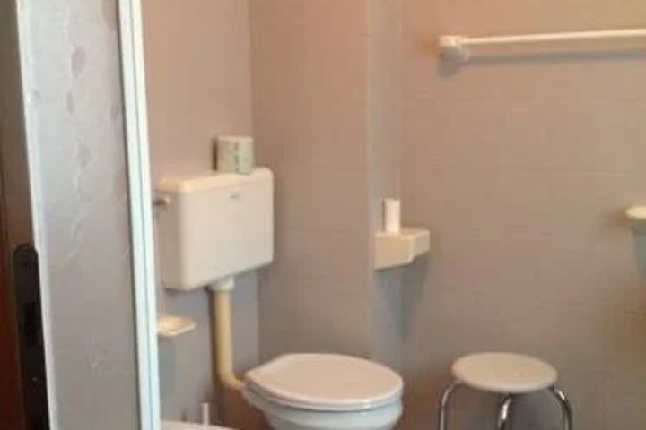 Room 12 of 15