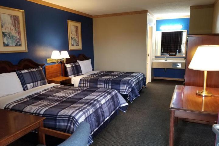 Standard Room, King or Two Doubles (3 of 5)