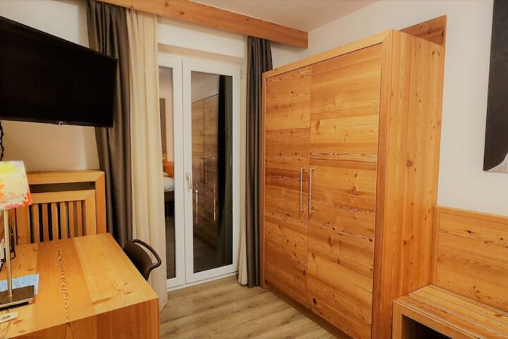Room 8 of 39
