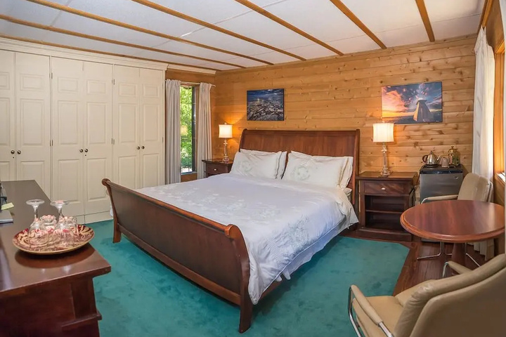 Room 3 of 12