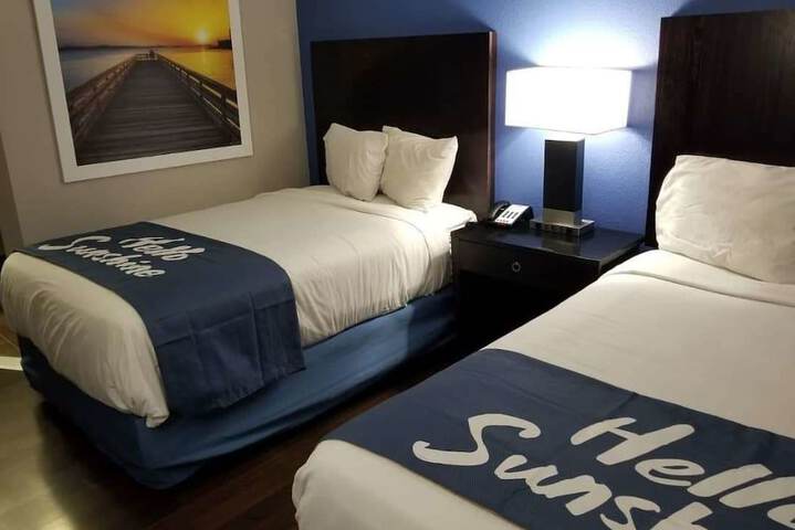 1 King Bed (6 of 7)