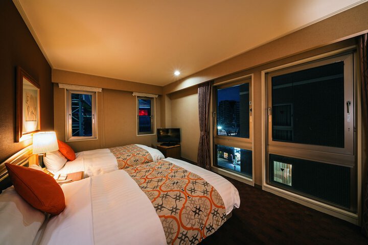 Room 25 of 58