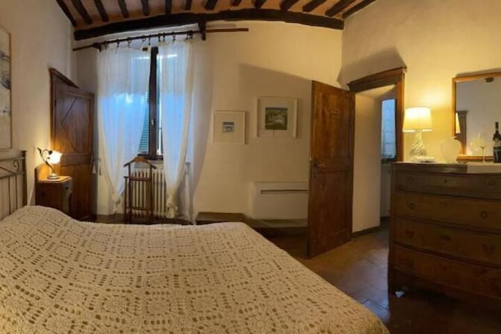 Room 6 of 53