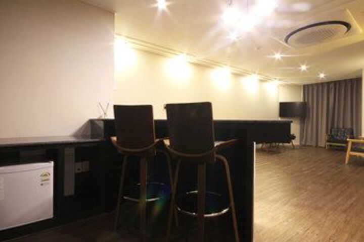 Room 42 of 51