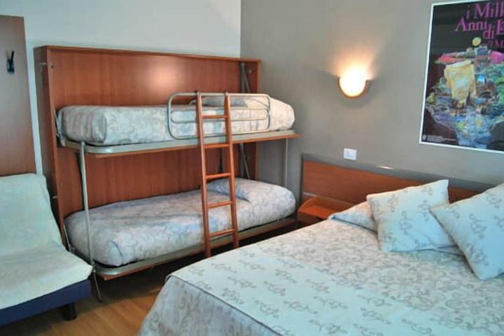 Room 12 of 63