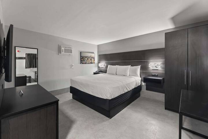 Room 7 of 56