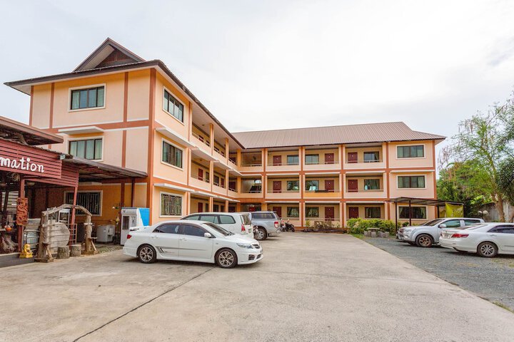 Hotel Entry