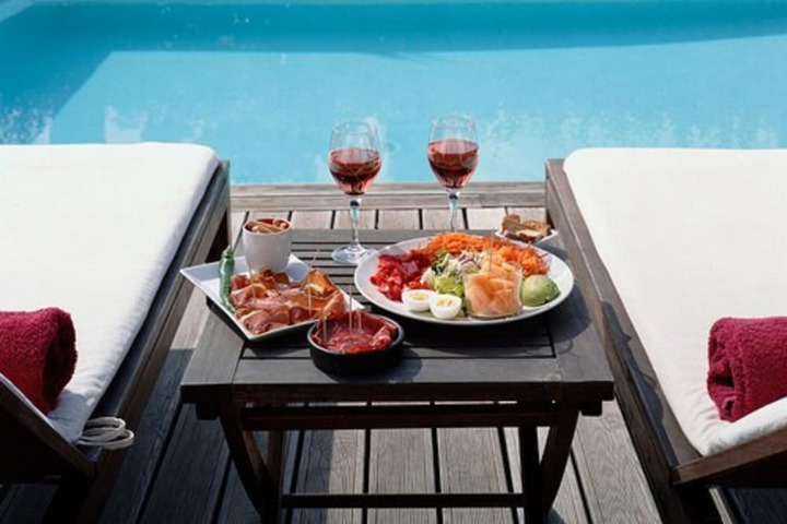 Dining 37 of 41