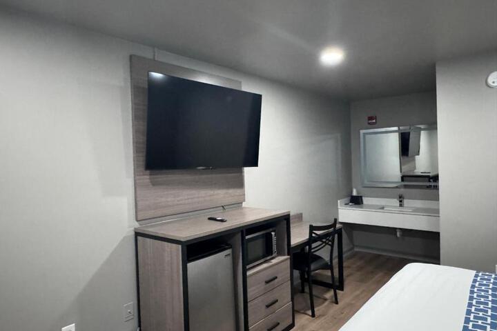 Single Room (1 of 5)
