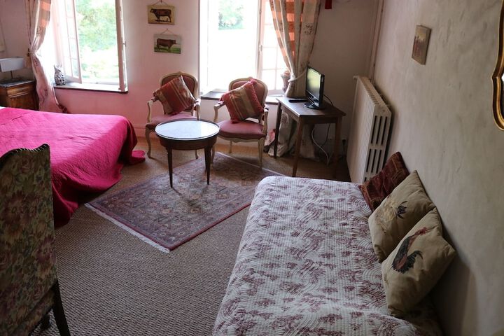 Room 6 of 145