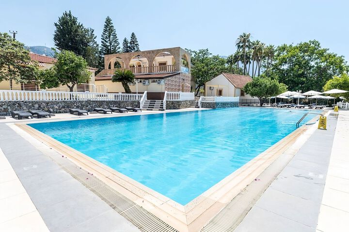 Pool 8 of 26