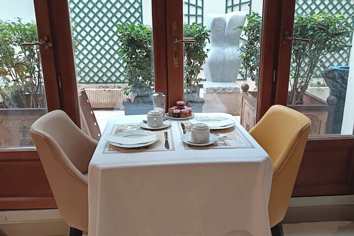 Dining Photos