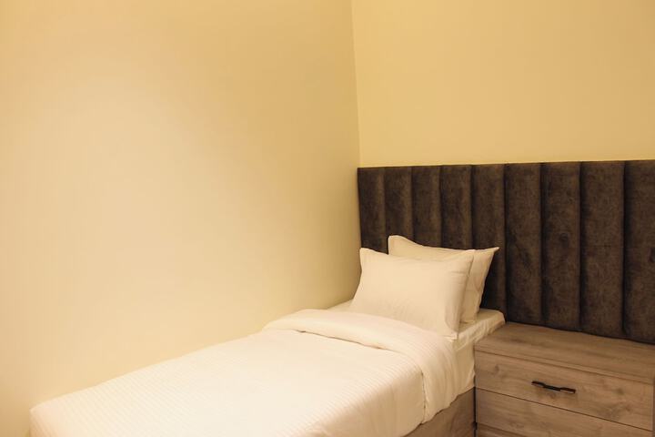 Room 34 of 77