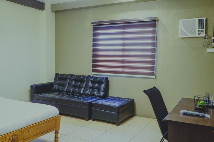 Room 7 of 33