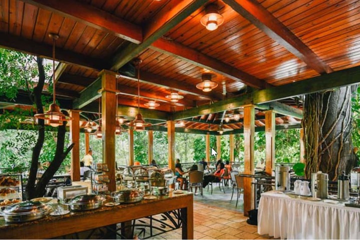 Breakfast area