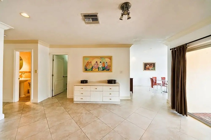 Room 2 of 17