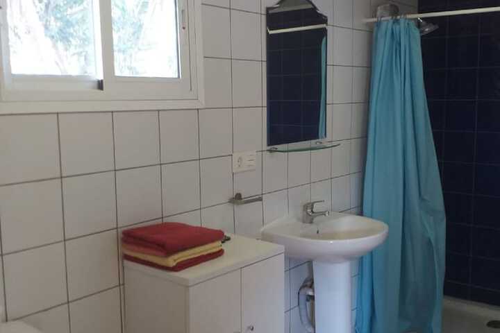 Room 12 of 25