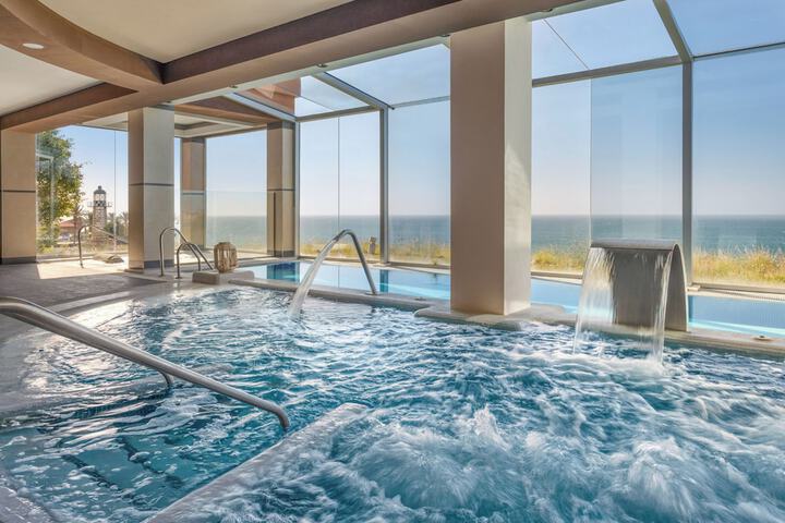 Hotel with Pool