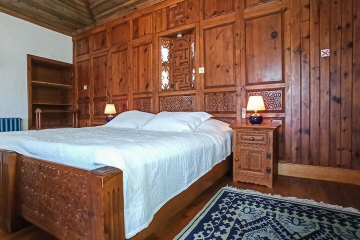 Room 3 of 39