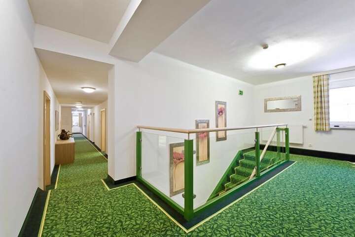 Ballroom/Hall 35 of 54
