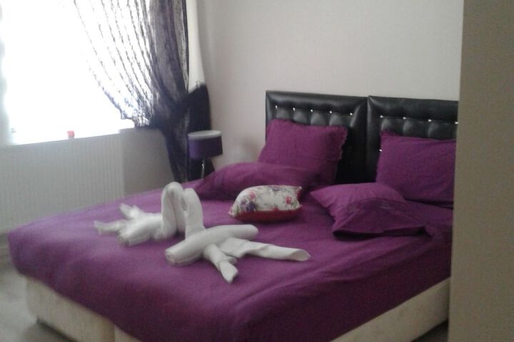 Room 6 of 185