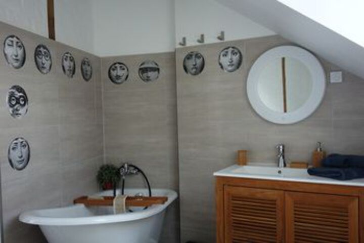 Room 2 of 66