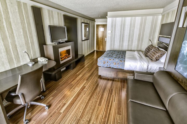 Room 18 of 132
