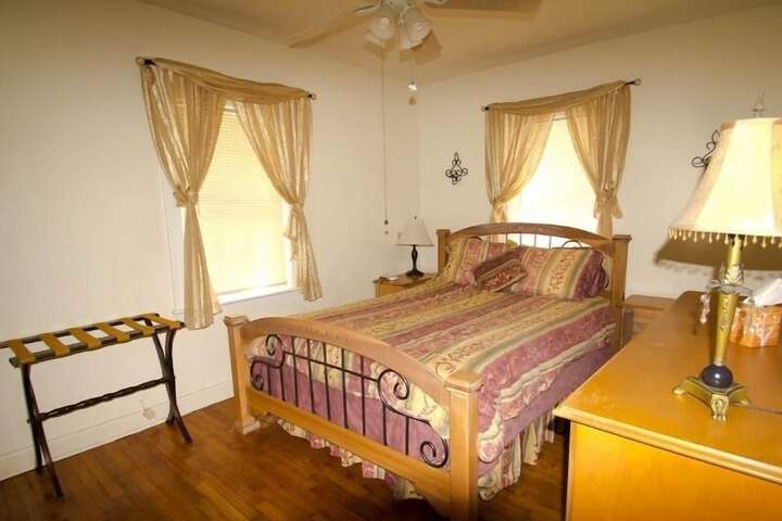 Room 5 of 14